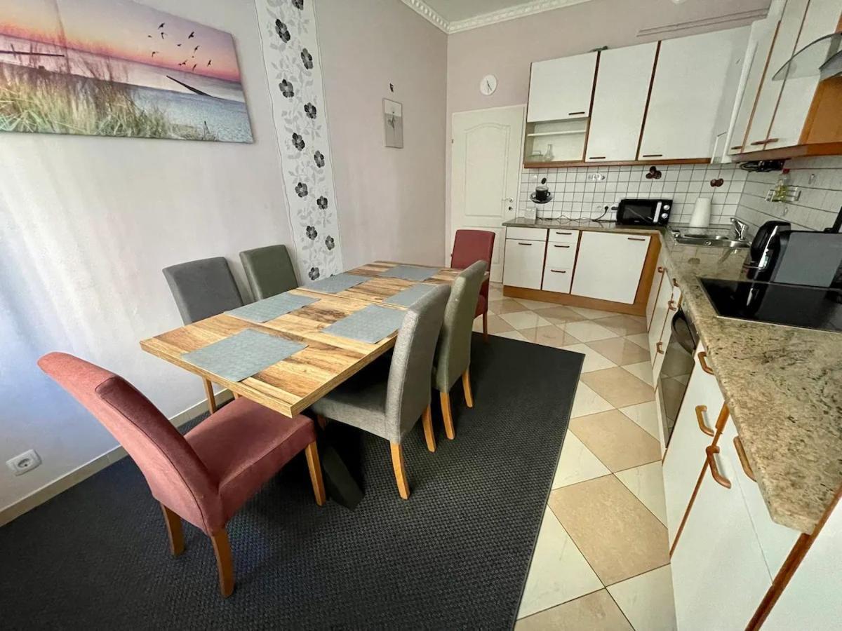Gemutliche Wohnung Mit Super Lage Bécs Kültér fotó
