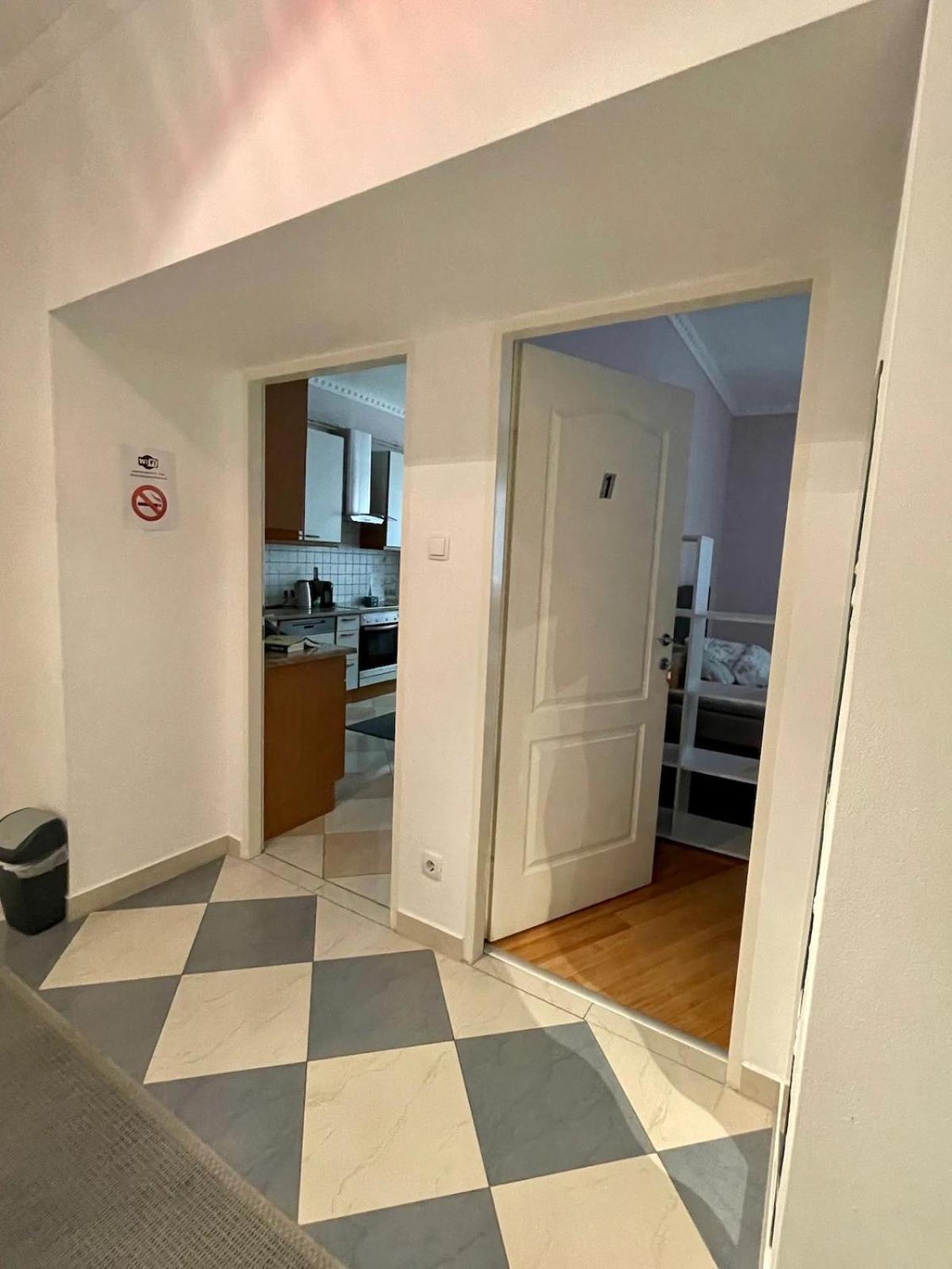 Gemutliche Wohnung Mit Super Lage Bécs Kültér fotó