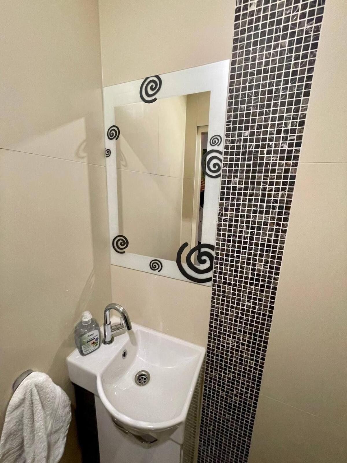 Gemutliche Wohnung Mit Super Lage Bécs Kültér fotó