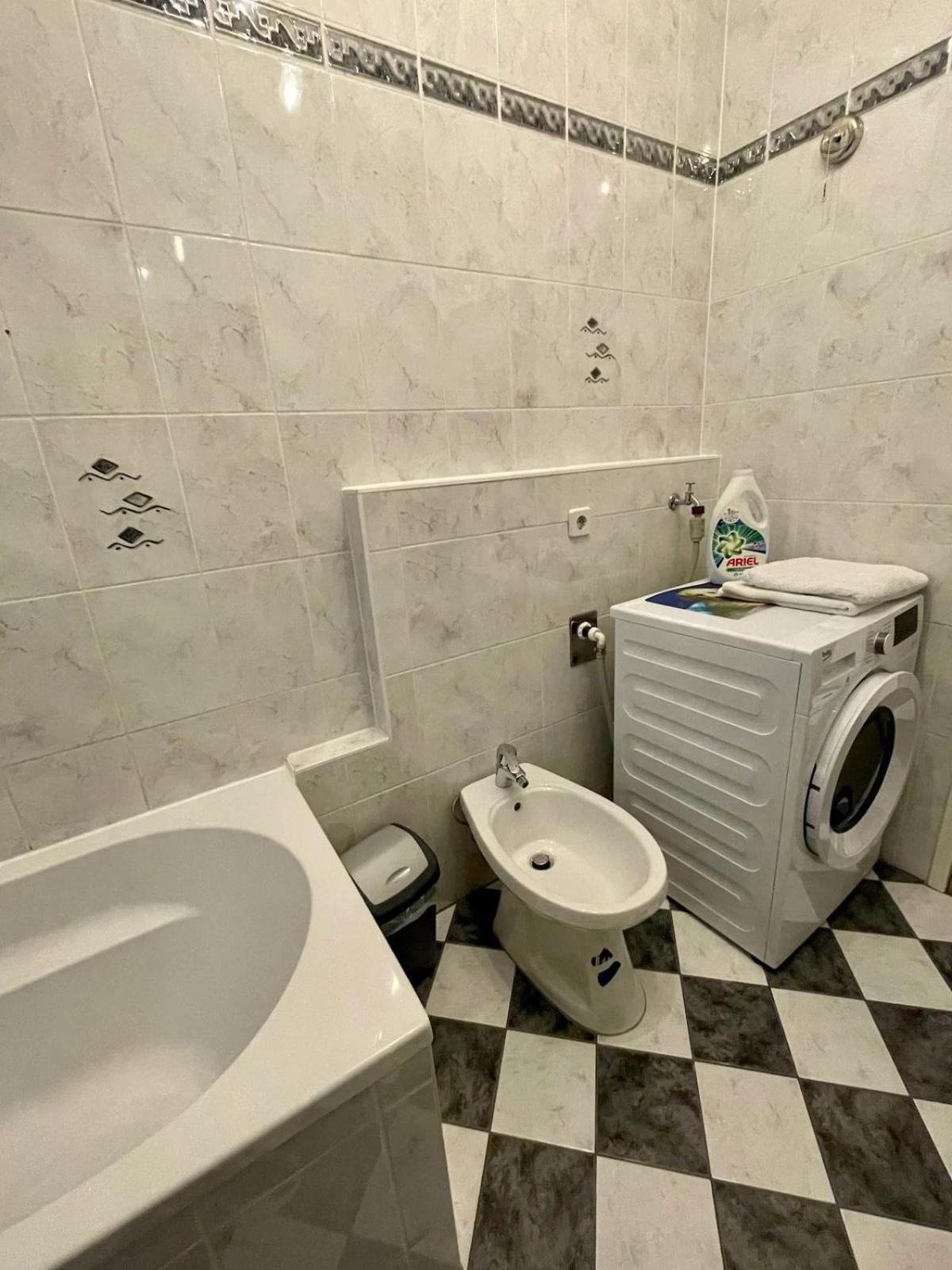 Gemutliche Wohnung Mit Super Lage Bécs Kültér fotó